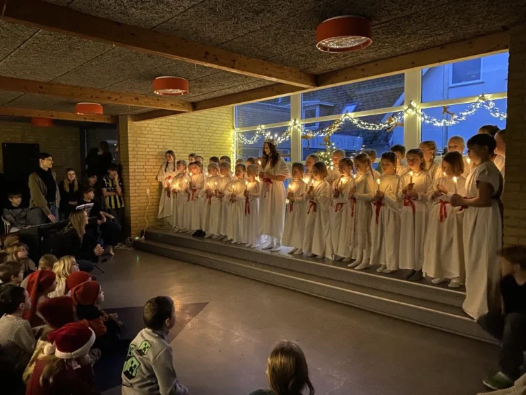 Luciapiger på Grænseegnens Friskole i Kruså